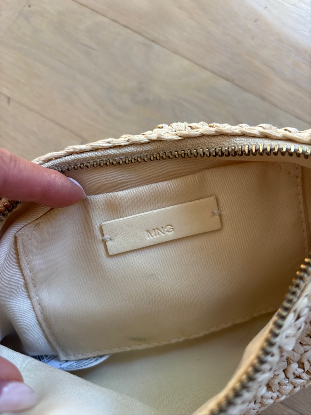 Mango Cream Woven Shoulder Bag with Gold Chain - Picture 2 of 3